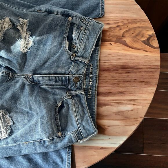 Preowned American Eagle Distressed Sz 2 Women's Comfortable Regular Fit Jeans - Picture 5 of 12